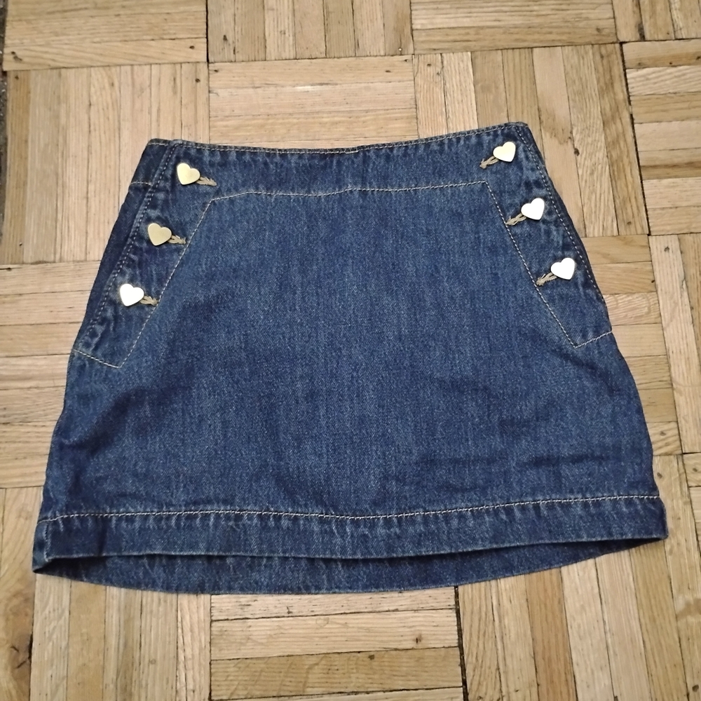 Old Navy Blue Denim Mini Skirt with Gold Heart Buttons w/Sweater 🩷